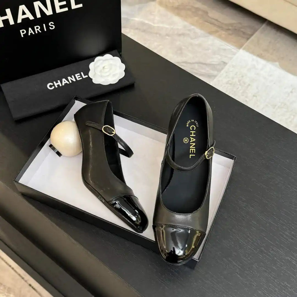 Chanel G46775 Lambskin Patent Calfskin & Imitation Pearls C90319