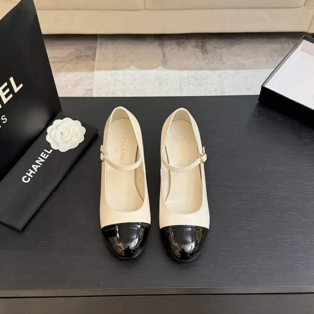 Chanel G46775 Lambskin Patent Calfskin & Imitation Pearls C90320