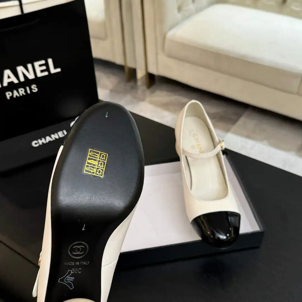 Chanel G46775 Lambskin Patent Calfskin & Imitation Pearls C90320