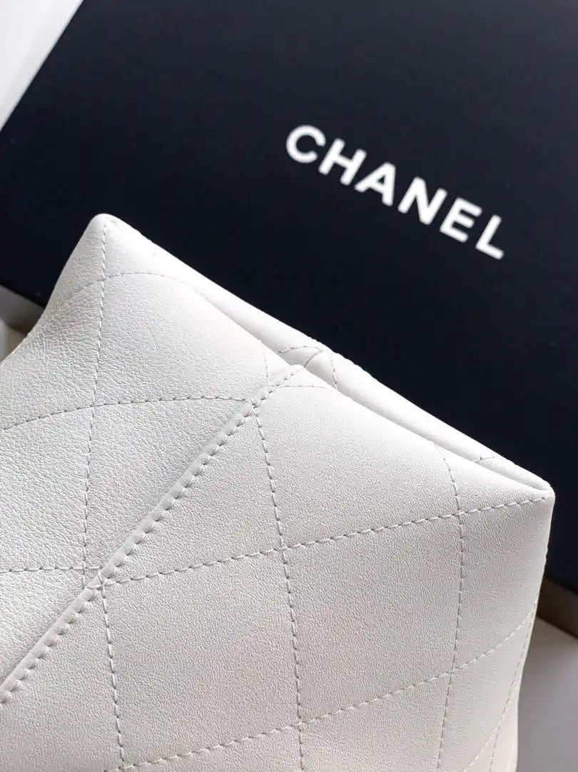 Chanel Hobo Bag 26C Lambskin AS5799 White