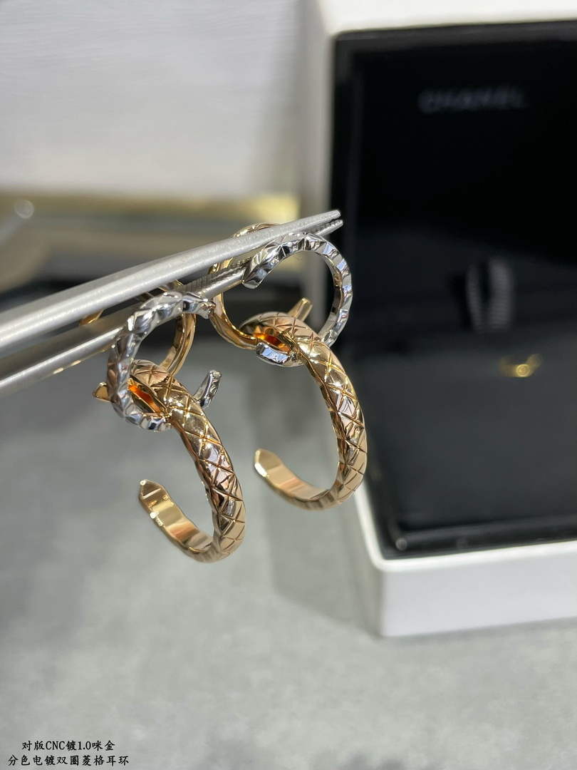 Chanel J11974 COCO Crush Hoops CC31664 - Default Title - View 1