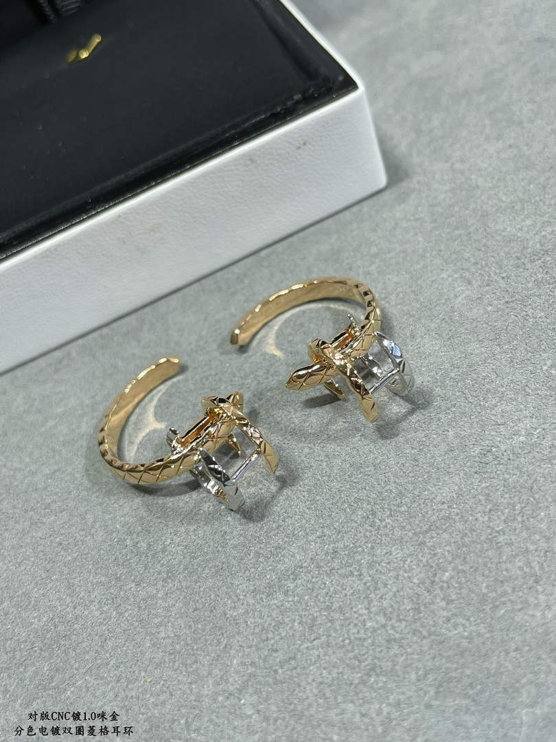 Chanel J11974 COCO Crush Hoops CC31664