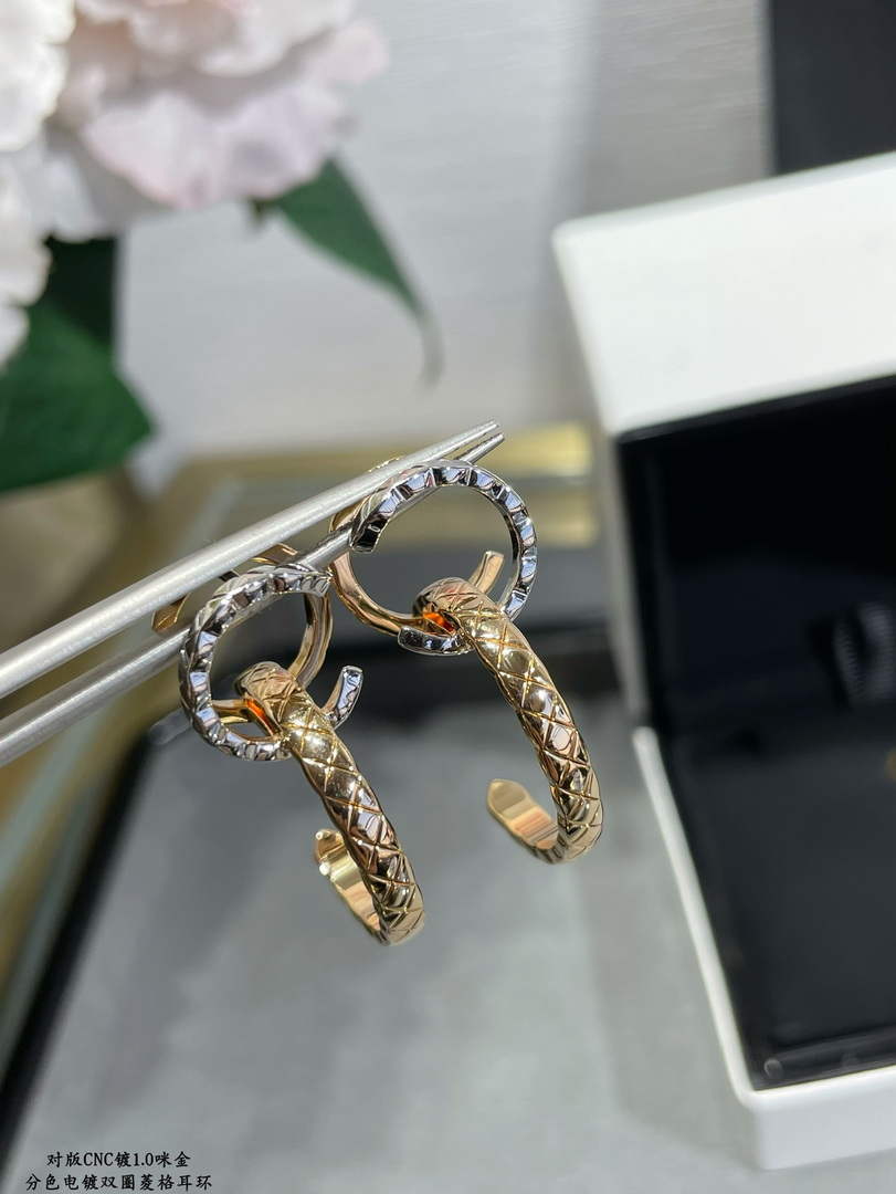 Chanel J11974 COCO Crush Hoops CC31664
