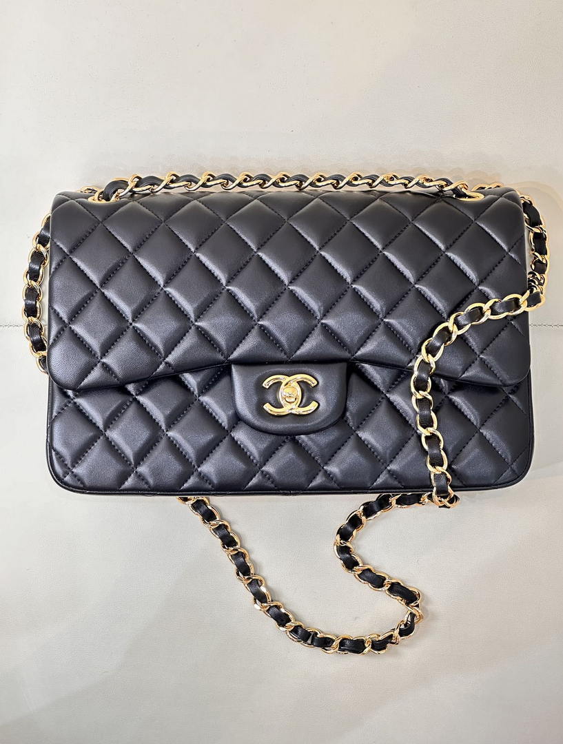 Chanel Large Flap Handbag Classic bag  shiny  Lambskin Gold A58600 Black
