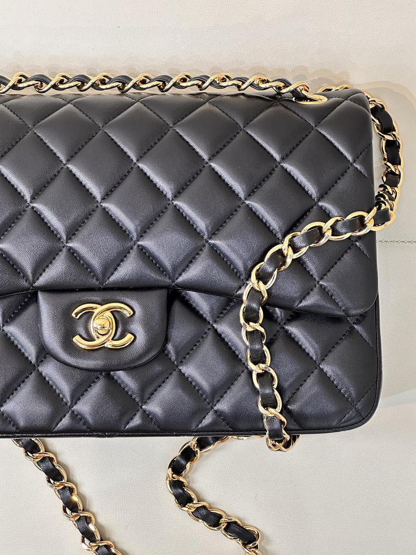 Chanel Large Flap Handbag Classic bag  shiny  Lambskin Gold A58600 Black