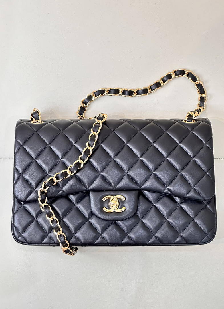 Chanel Large Flap Handbag Classic bag  shiny  Lambskin Gold A58600 Black