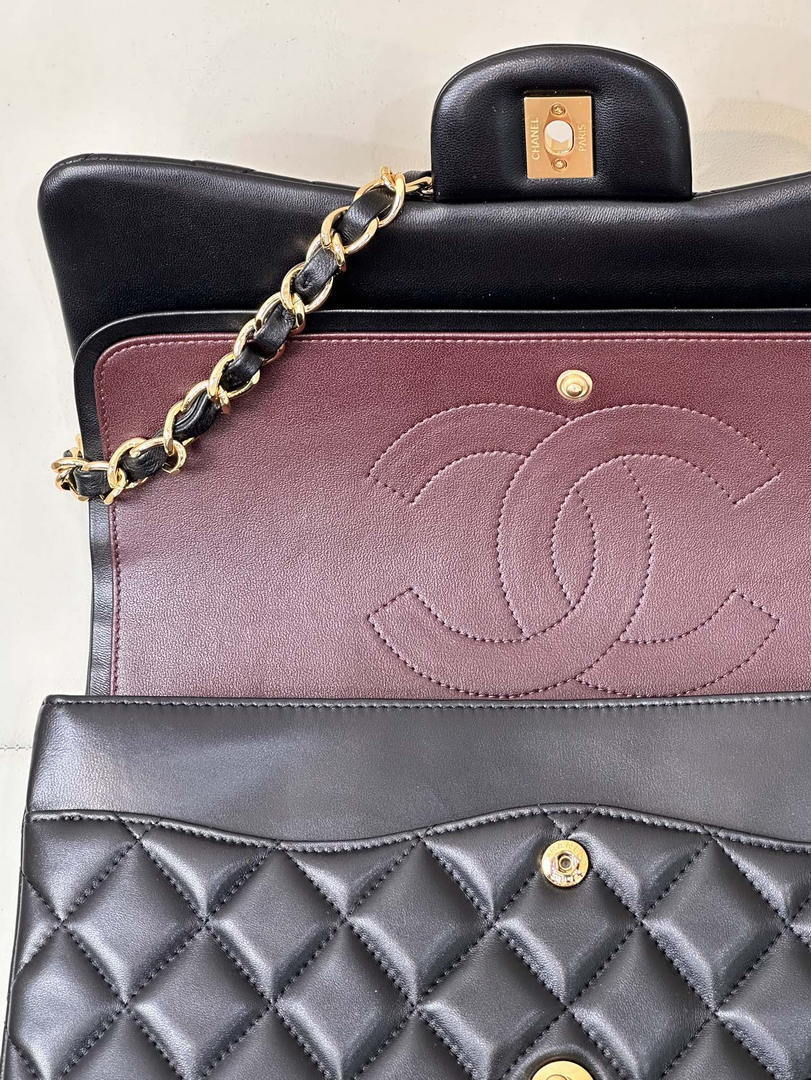 Chanel Large Flap Handbag Classic bag  shiny  Lambskin Gold A58600 Black