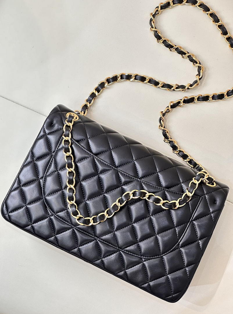 Chanel Large Flap Handbag Classic bag  shiny  Lambskin Gold A58600 Black
