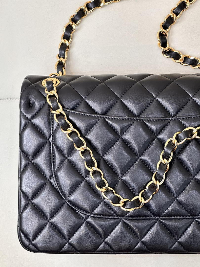 Chanel Large Flap Handbag Classic bag  shiny  Lambskin Gold A58600 Black