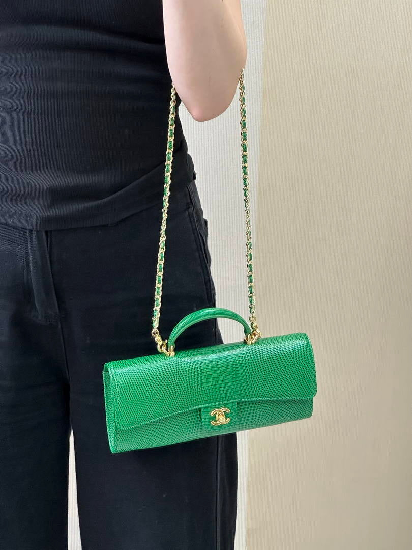 Chanel lizard silk Calfskin & Gold-Tone Metal AP5280 Green
