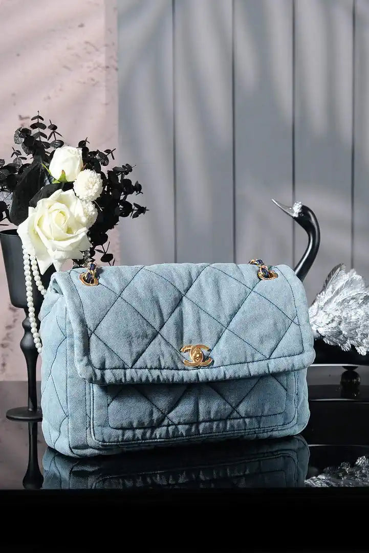 Chanel Maxi Flapbag 25C Washed Denim AS5734 Blue