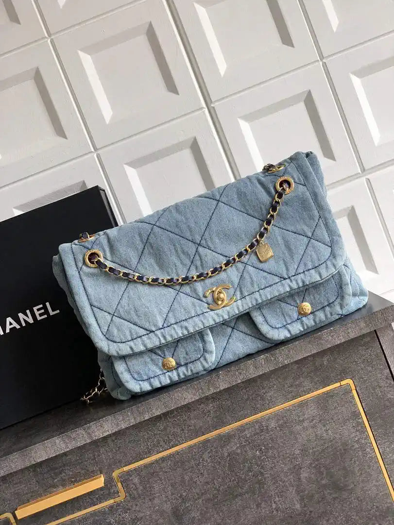 Chanel Maxi Flapbag 25K Washed Denim AS5727 Blue