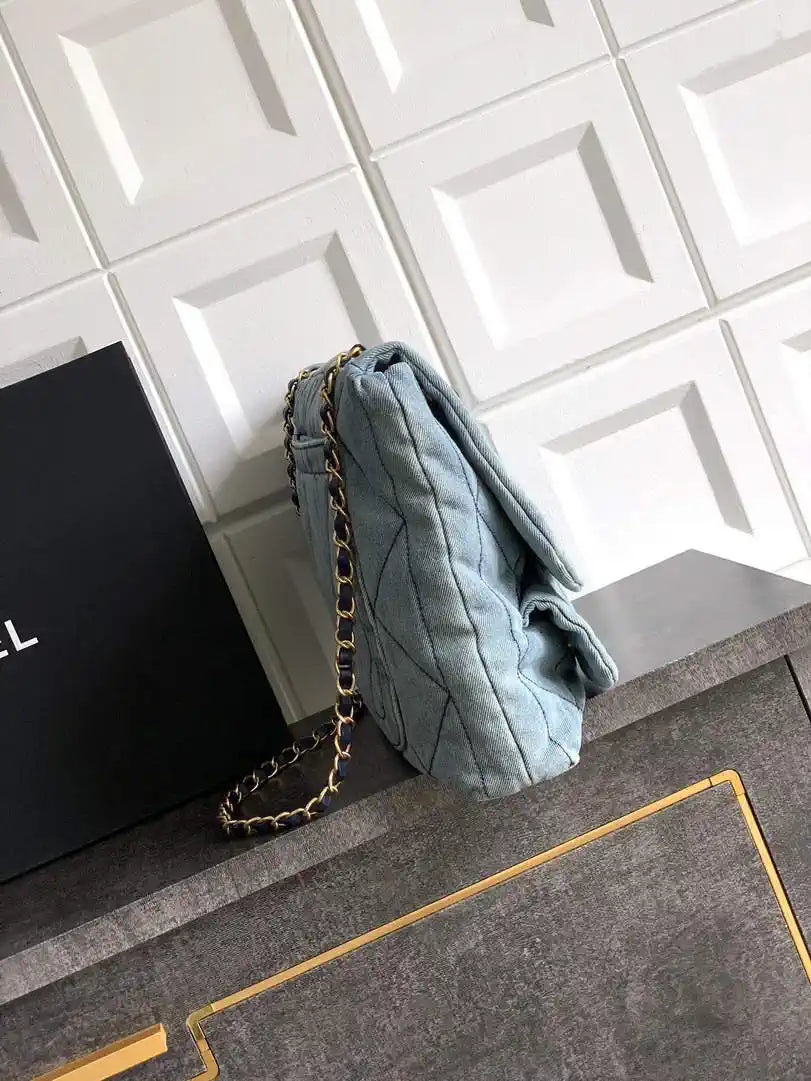 Chanel Maxi Flapbag 25K Washed Denim AS5727 Blue