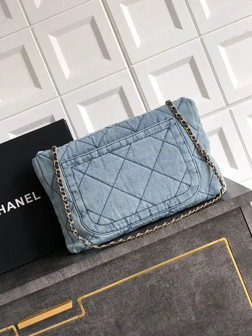 Chanel Maxi Flapbag 25K Washed Denim AS5727 Blue