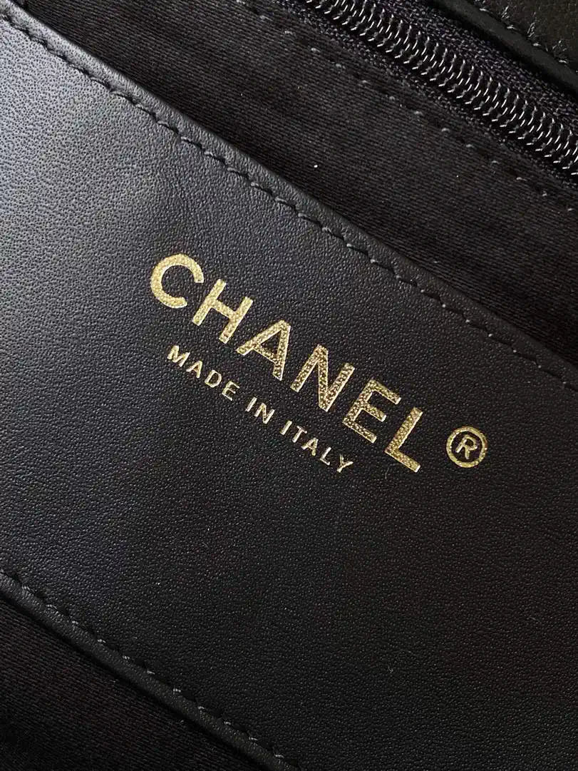 Chanel Maxi Flapbag 25K Lambskin AS5727 Black