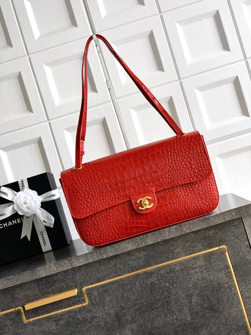 Chanel Maxi Flapbag Grained calfskin & gold-tone metal AS6231 Crocodile pattern Red - Default Title - View 1