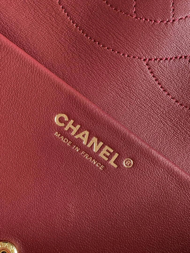 Chanel Maxi Flapbag Grained calfskin & gold-tone metal AS6231 Crocodile pattern Red - Default Title - View 9