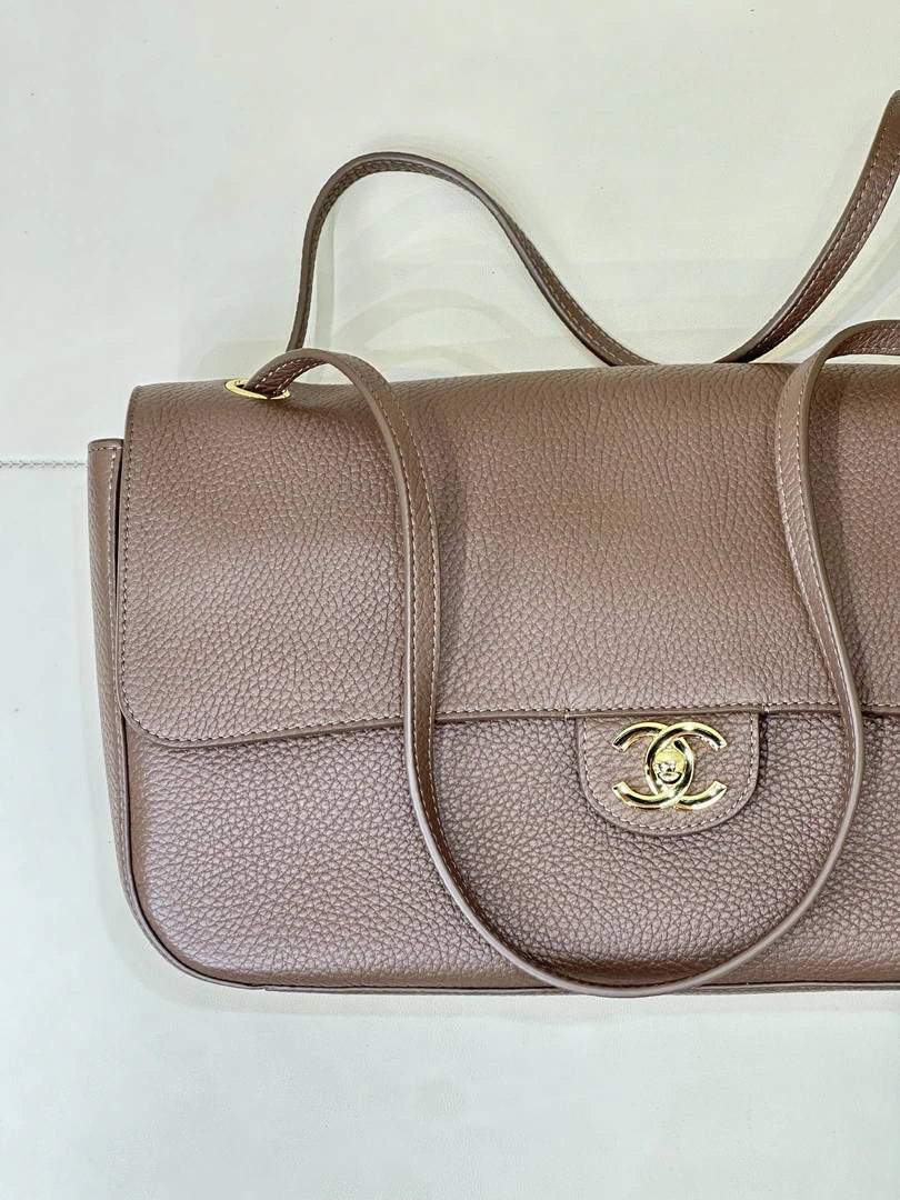 Chanel Maxi Flapbag Grained calfskin & gold-tone metal AS6231 Light brown - Gold - View 6