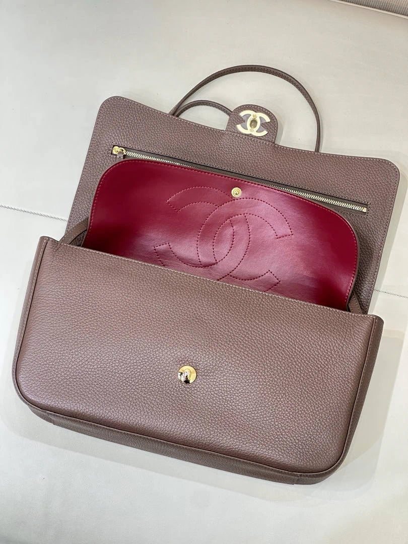 Chanel Maxi Flapbag Grained calfskin & gold-tone metal AS6231 Light brown - Gold - View 10
