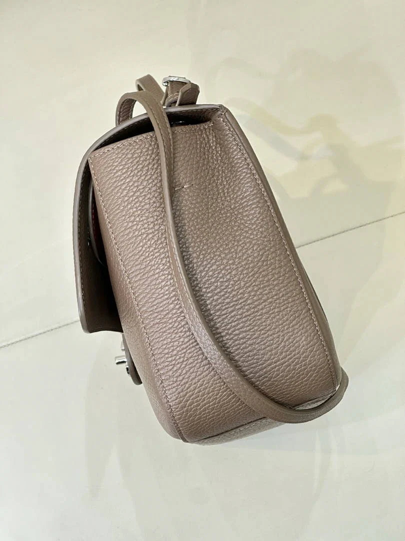 Chanel Maxi Flapbag Grained calfskin & gold-tone metal AS6231 Light brown - Gold - View 15
