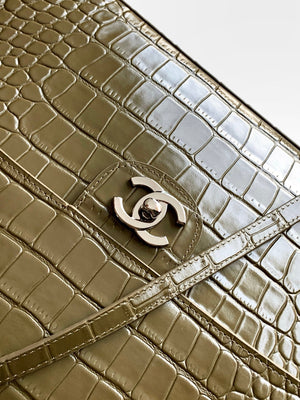 Chanel Maxi Flapbag Grained calfskin & gold-tone metal AS6233 Crocodile pattern Green - Default Title - View 5