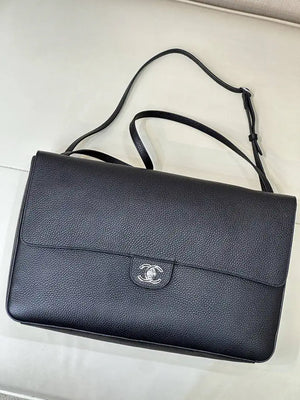 Chanel Maxi Flapbag Grained calfskin & gold-tone metal AS6233 Black - Gold - View 2