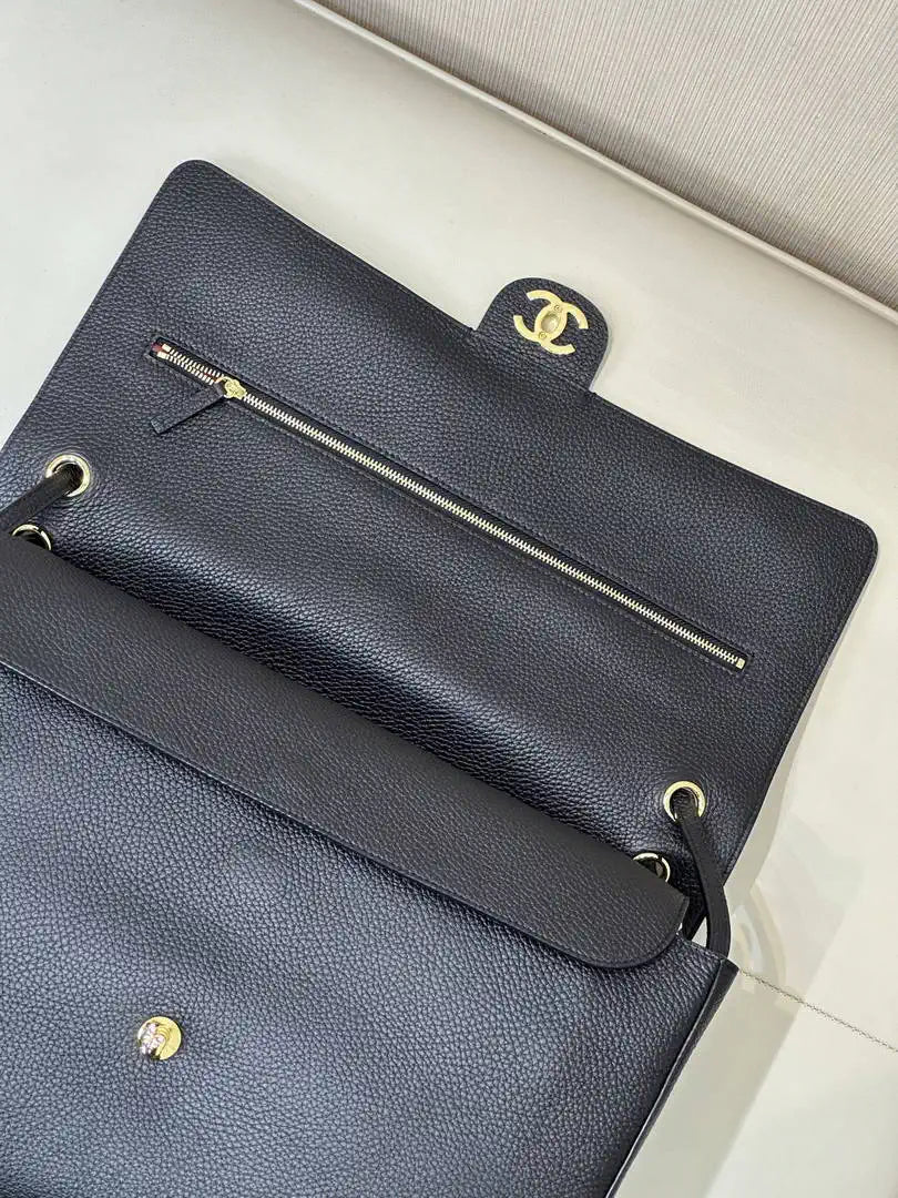 Chanel Maxi Flapbag Grained calfskin & gold-tone metal AS6233 Black - Gold - View 14