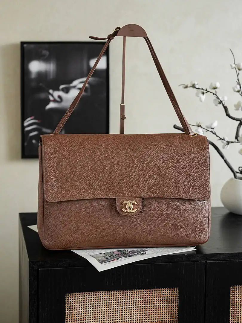 Chanel Maxi Flapbag Grained calfskin & gold-tone metal AS6233 Gold Brown - Gold - View 1