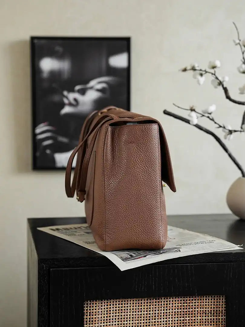 Chanel Maxi Flapbag Grained calfskin & gold-tone metal AS6233 Gold Brown - Gold - View 3