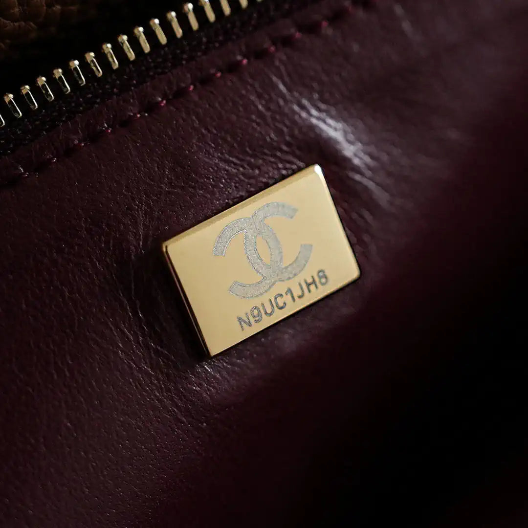 Chanel Maxi Flapbag Grained calfskin & gold-tone metal AS6233 Gold Brown - Gold - View 9