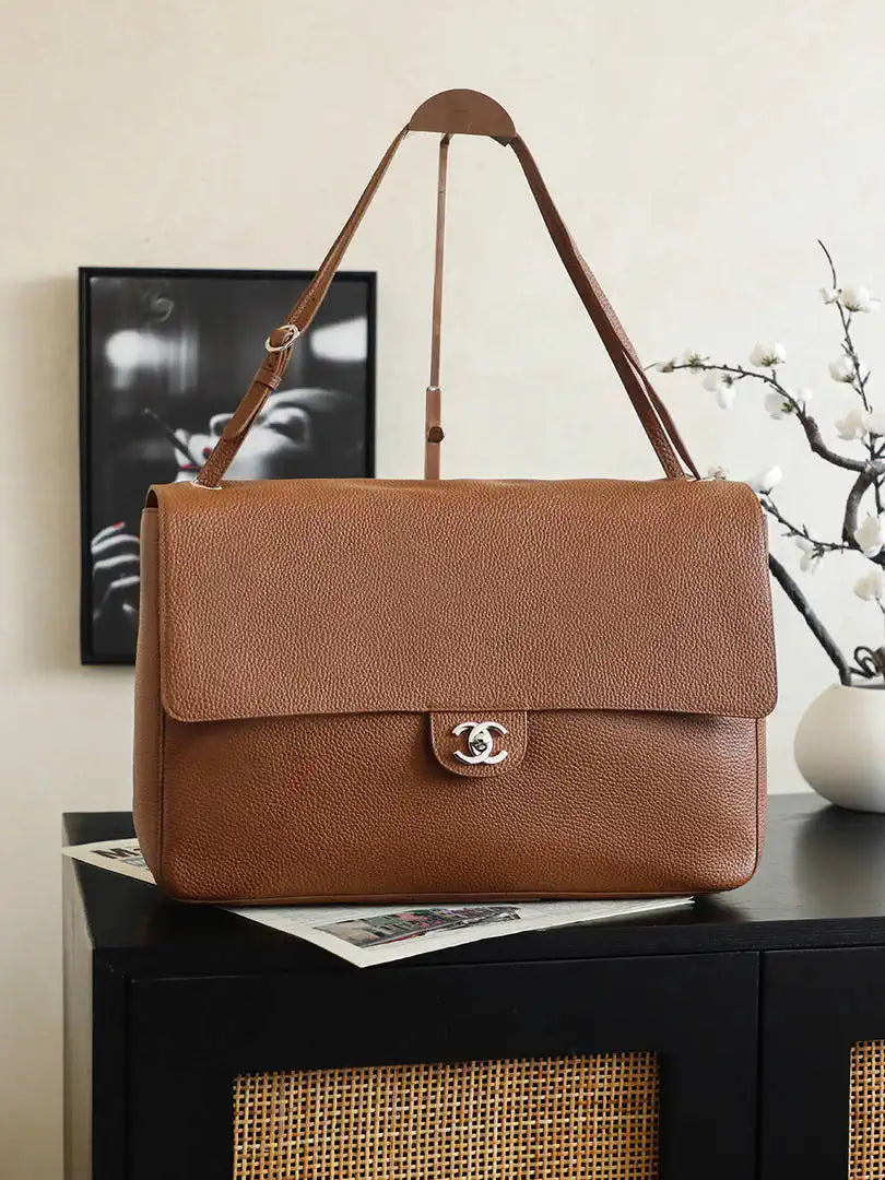 Chanel Maxi Flapbag Grained calfskin & gold-tone metal AS6233 Gold Brown - Gold - View 10
