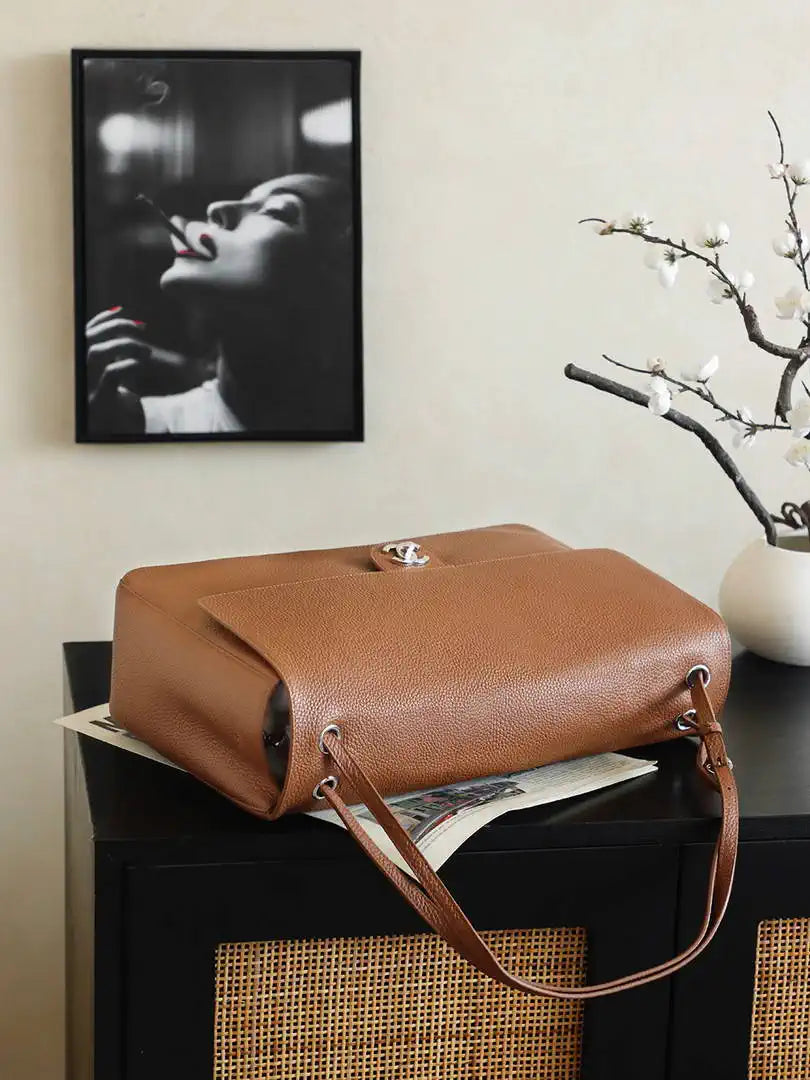 Chanel Maxi Flapbag Grained calfskin & gold-tone metal AS6233 Gold Brown - Gold - View 15
