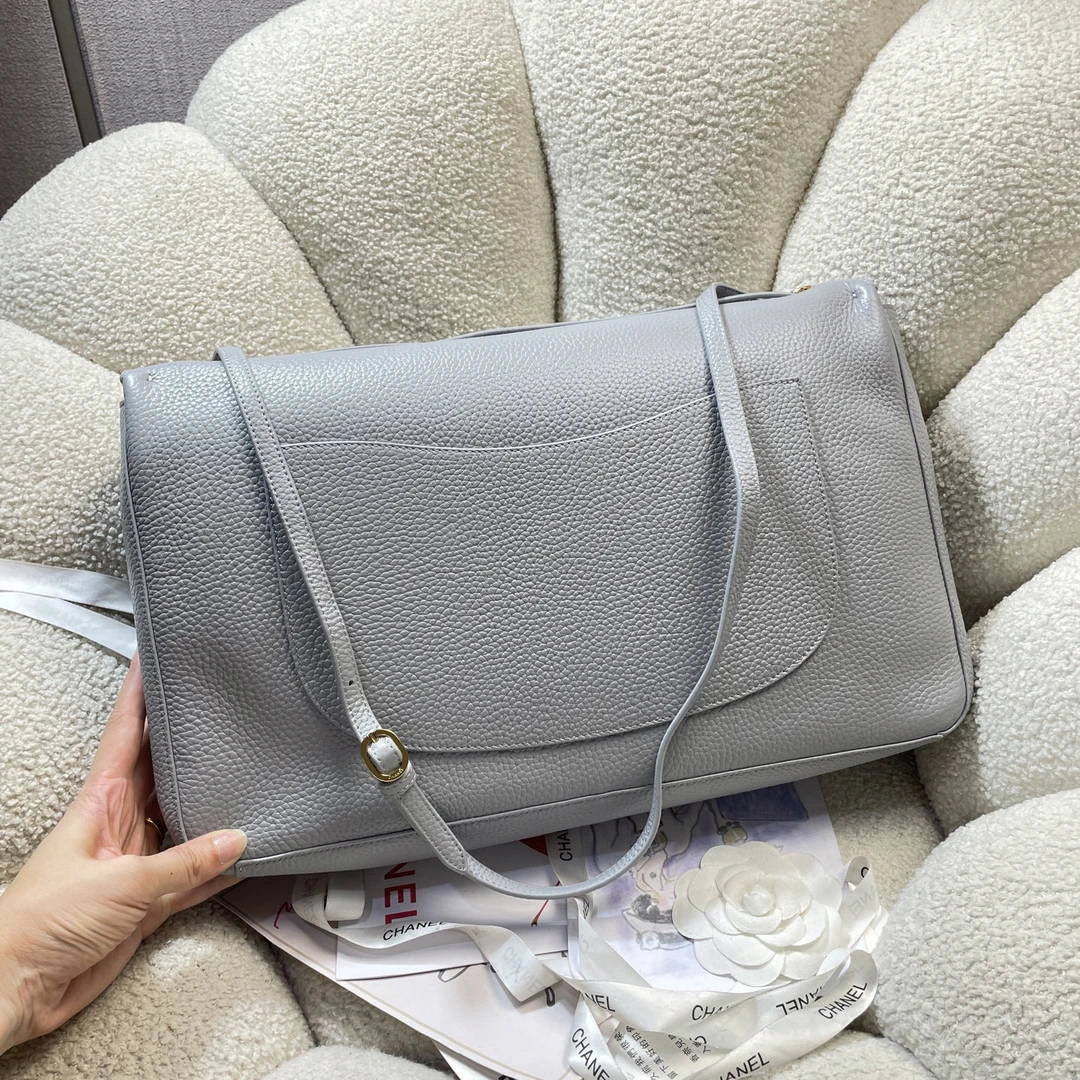 Chanel Maxi Flapbag Grained calfskin & gold-tone metal AS6233 Light Gray - Gold - View 4