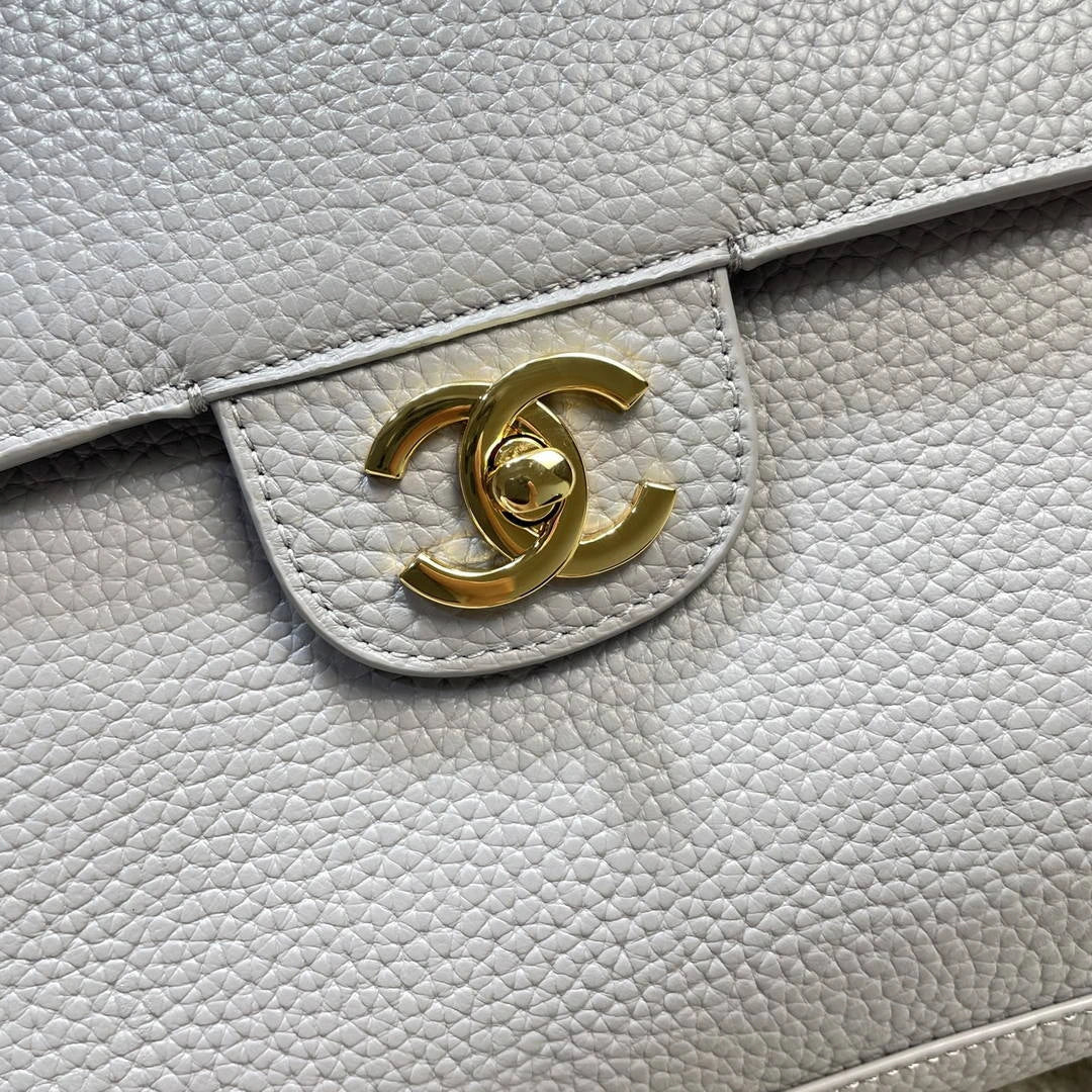 Chanel Maxi Flapbag Grained calfskin & gold-tone metal AS6233 Light Gray - Gold - View 5