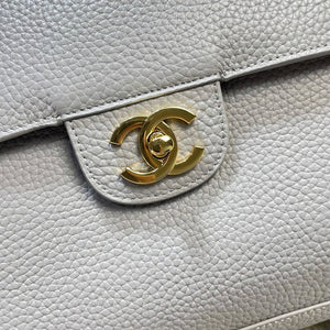 Chanel Maxi Flapbag Grained calfskin & gold-tone metal AS6233 Light Gray - Gold - View 5
