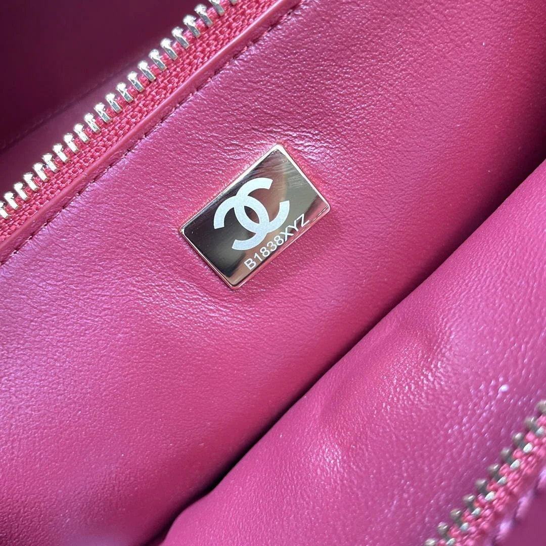 Chanel Maxi Flapbag Grained calfskin & gold-tone metal AS6233 Light Gray - Gold - View 9