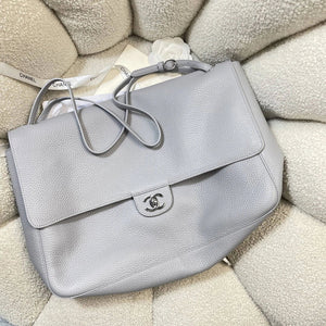 Chanel Maxi Flapbag Grained calfskin & gold-tone metal AS6233 Light Gray - Gold - View 17