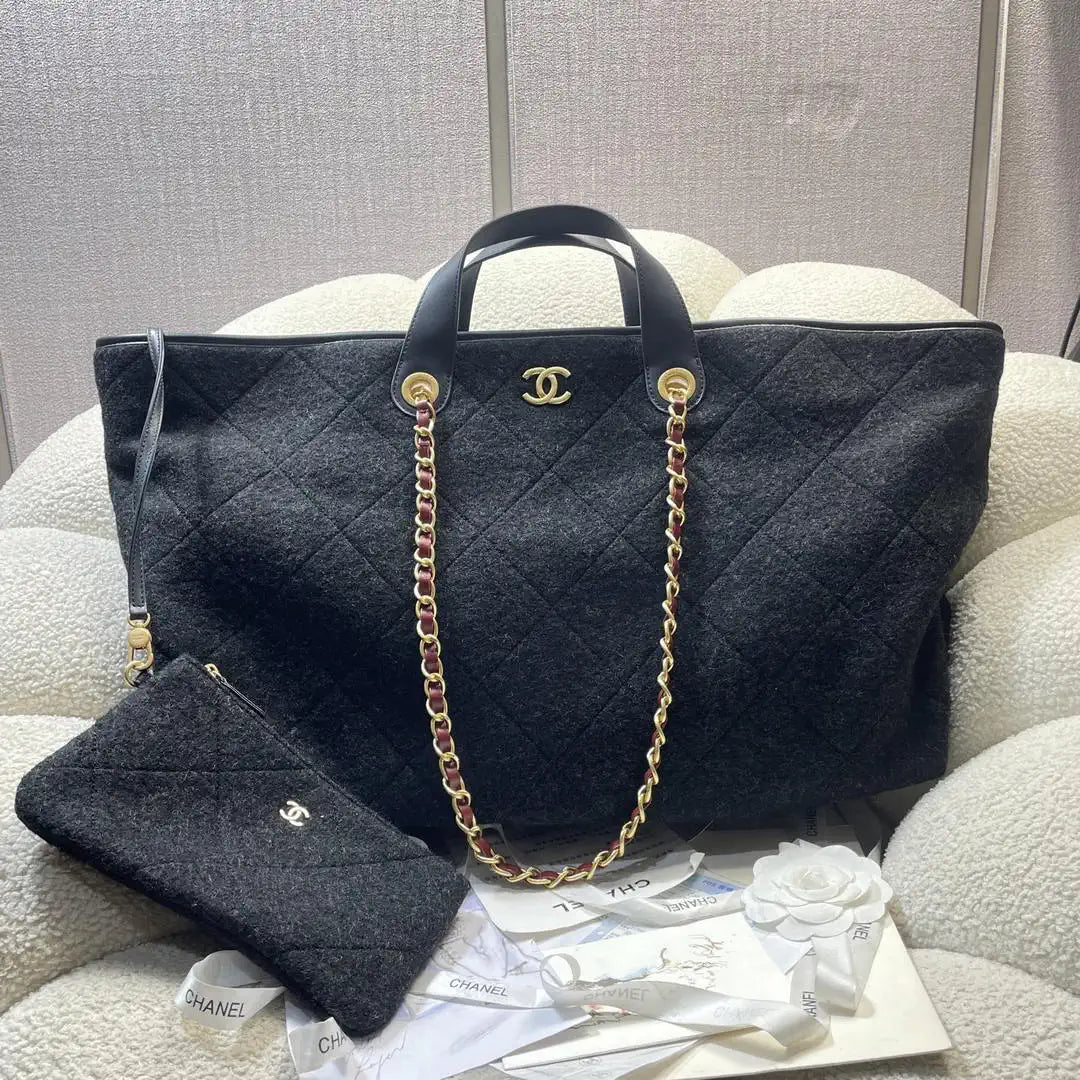 Chanel Maxi Shopping Bag Wool & Gold-Tone Metal AS5852 Black