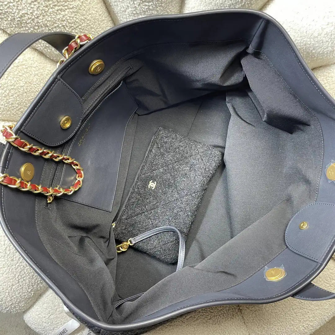Chanel Maxi Shopping Bag Wool & Gold-Tone Metal AS5852 Black