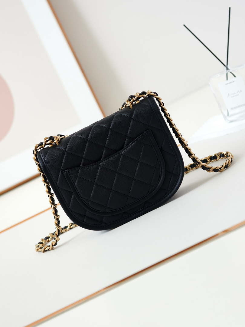 Chanel Messenger Bag Calfskin & Gold-Tone Metal AS4845 Black Lambskin