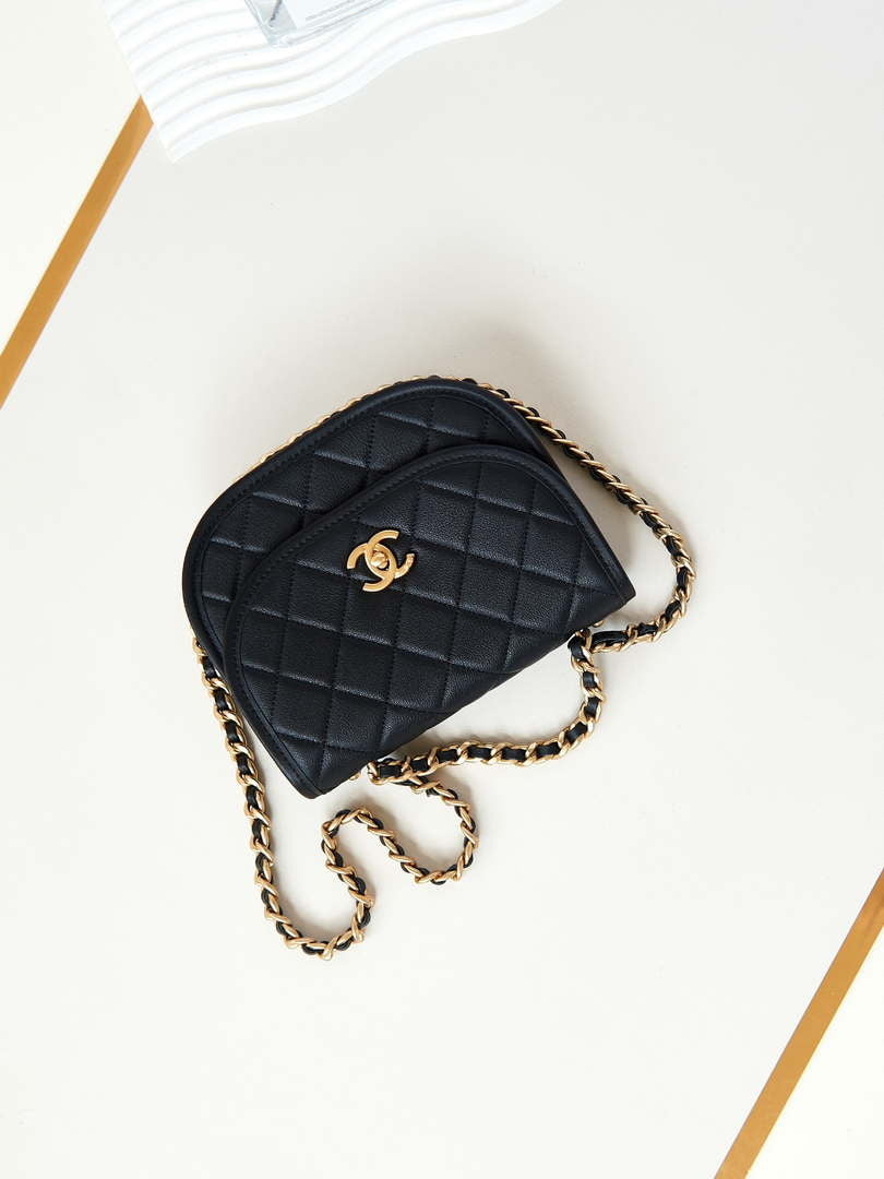 Chanel Messenger Bag Calfskin & Gold-Tone Metal AS4845 Black Lambskin