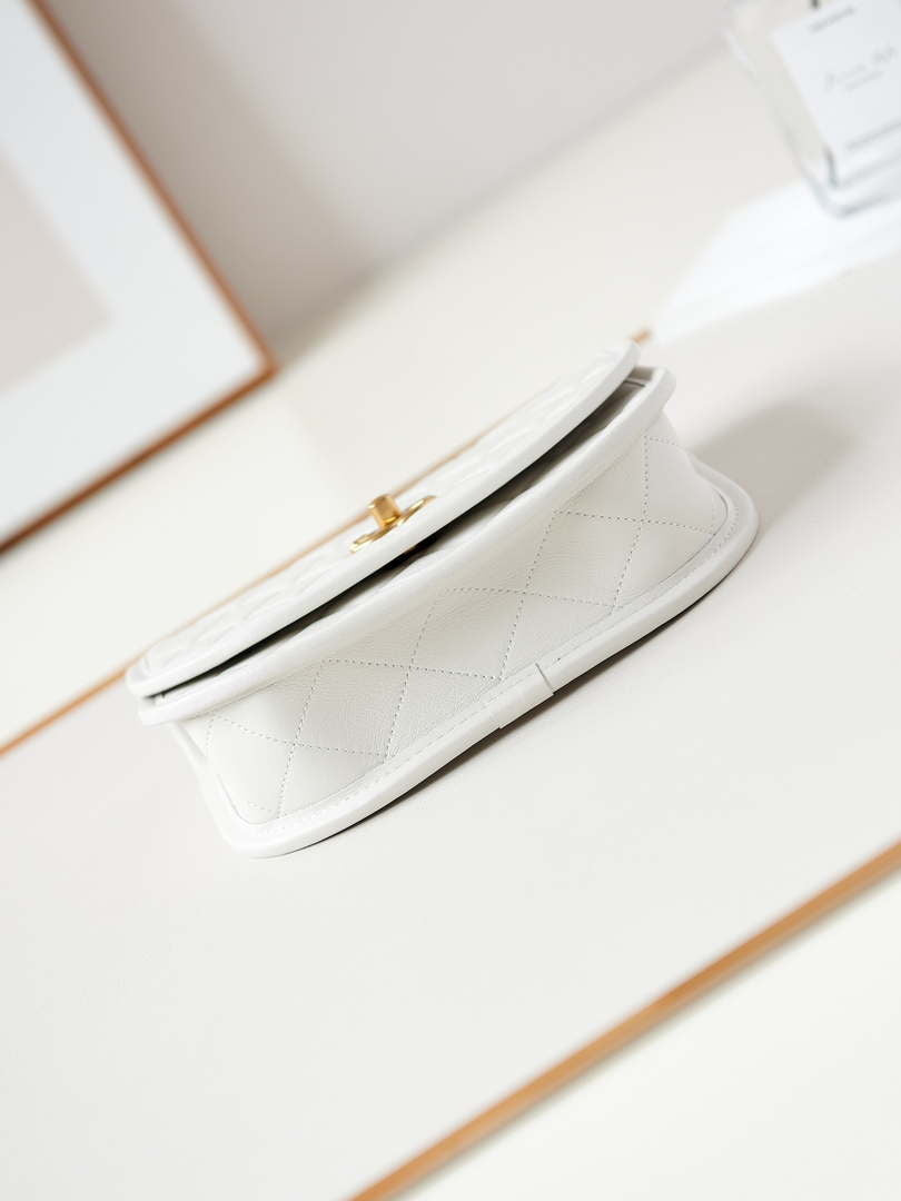 Chanel Messenger Bag Calfskin & Gold-Tone Metal AS4845 White Lambskin