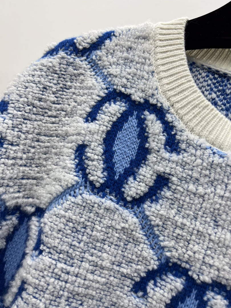 Chanel P73609 Women's Fashion Clothing Sweater C58712