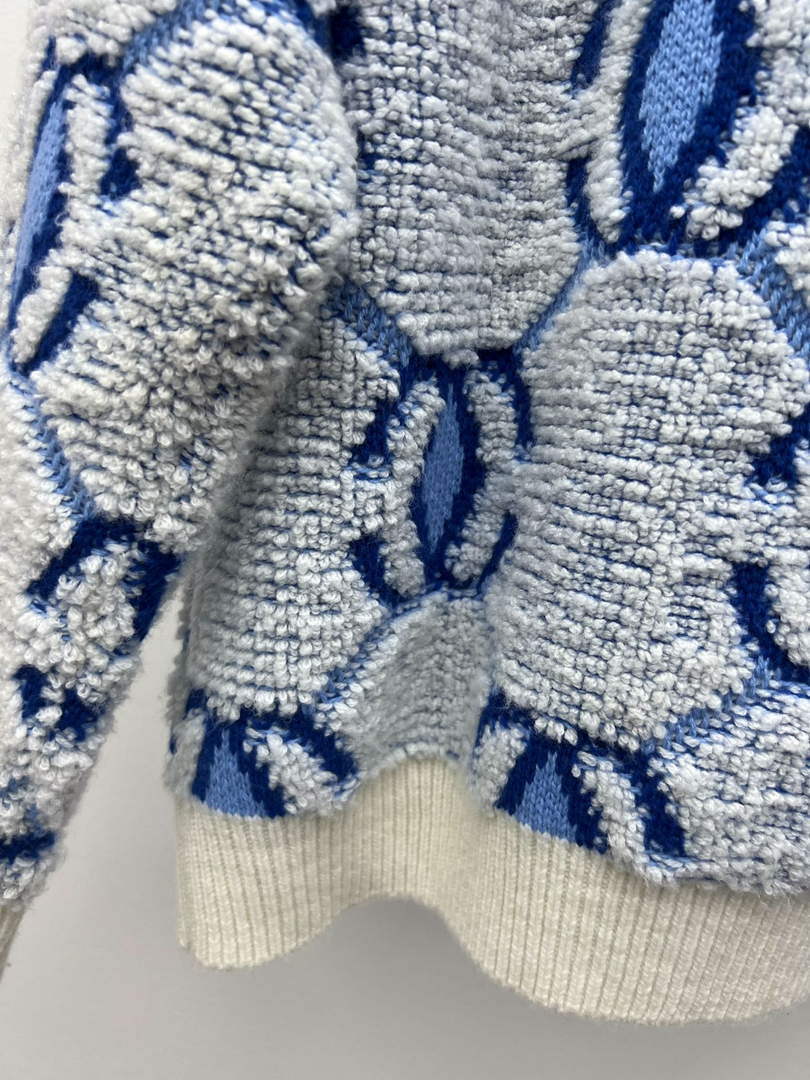 Chanel P73609 Women's Fashion Clothing Sweater C58712