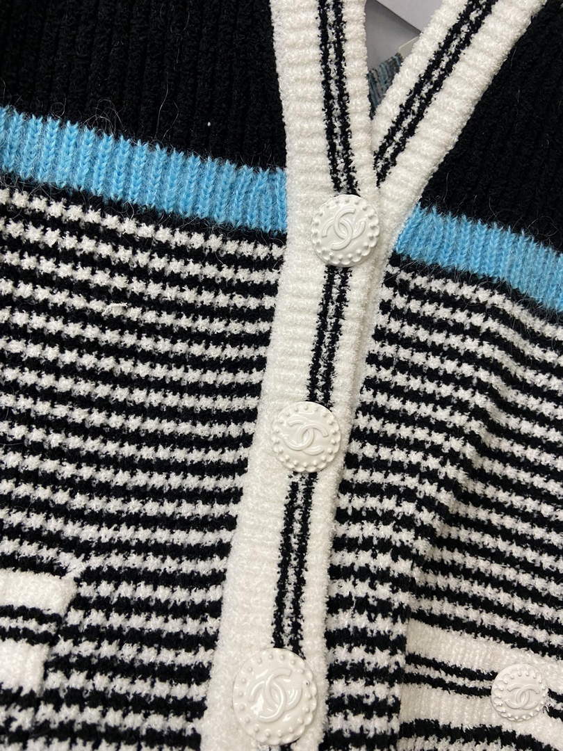 Chanel P73609 Women's Fashion Clothing Sweater C58713