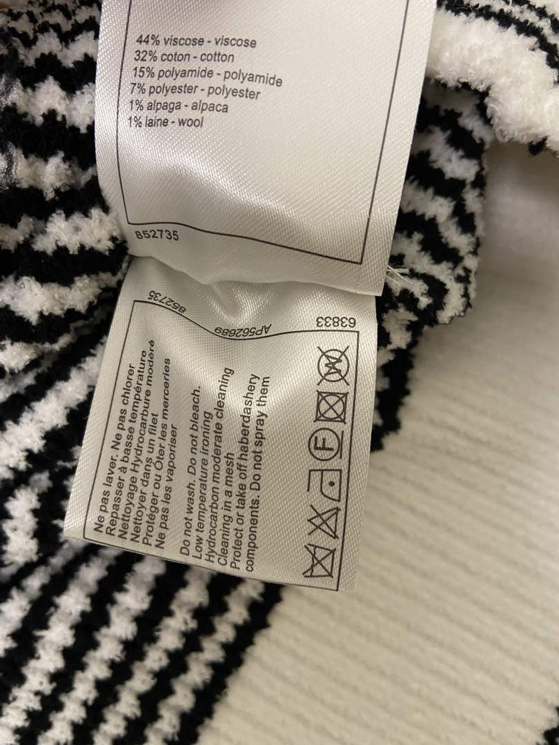 Chanel P73609 Women's Fashion Clothing Sweater C58713