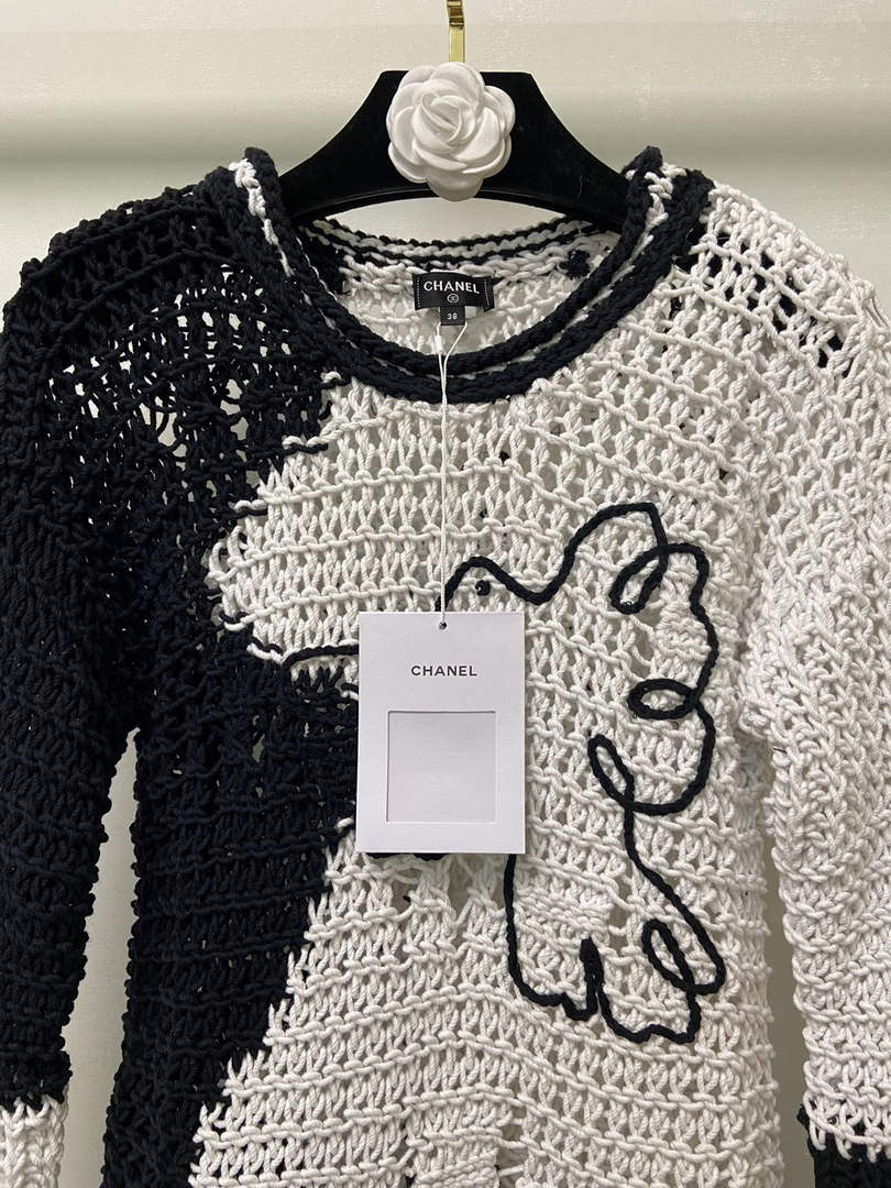 Chanel P73609 Women's Fashion Clothing Sweater C58716