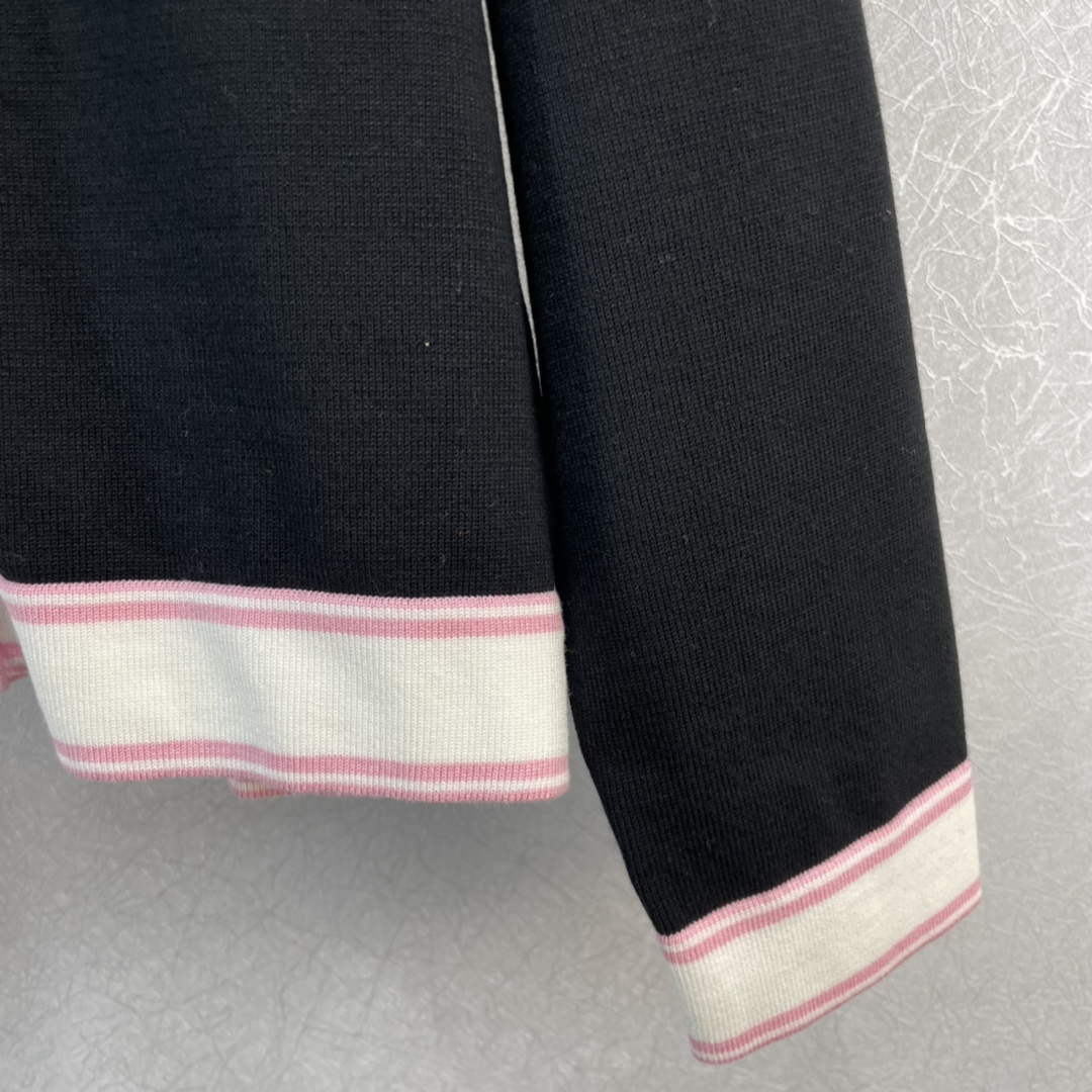 Chanel P73877 Women's Fashion Clothing Sweater C58718