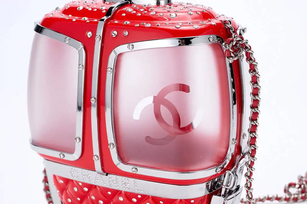 Chanel Resort 2019 Ski Gondola Turquoise Runway Swarovski Minaudi¨¨re Bag AS1200 Red