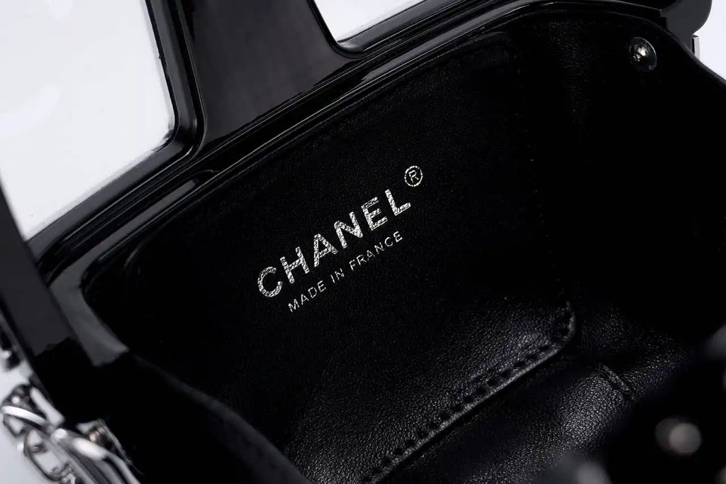 Chanel Resort 2019 Ski Gondola Turquoise Runway Swarovski Minaudi¨¨re Bag AS1200 Black